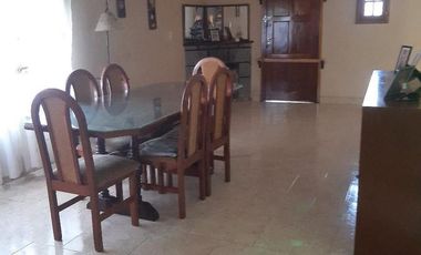 Casa en Venta con quincho o sitio comercial - Wilde - Avellaneda