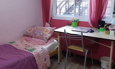 Casa en Venta con quincho o sitio comercial - Wilde - Avellaneda