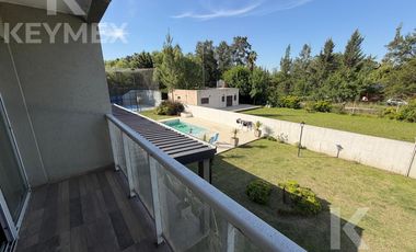 Casa en venta 2 dormitorios con pileta y cancha de padel - El Rodeo, La Plata