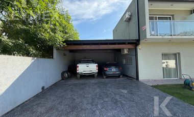 Casa en venta 2 dormitorios con pileta y cancha de padel - El Rodeo, La Plata