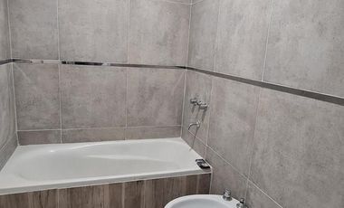 Oportunidad - Departamento  3 ambientes - Piso alto- Remedios De Escalada