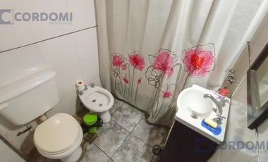 Venta Departamento en Lanús Oeste de 2 ambientes Planta Baja al Frente con Patio
