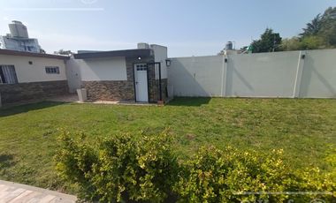 Casa  en Venta sobre lote de 318 m2 en Aromos del Pato - Berazategui