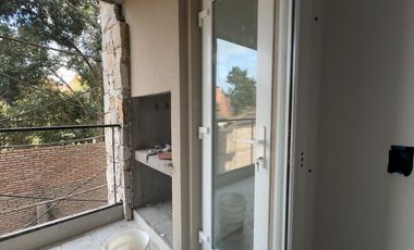 Departamento con parrilla propia y piscina en complejo cerrado