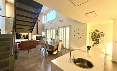 Venta - Propiedad de Nivel Gerencial en Barrio Jockey - C105
