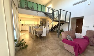 Venta - Propiedad de Nivel Gerencial en Barrio Jockey - C105