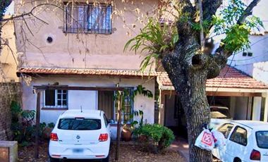 CASA EN MUY BUENA UBICACION