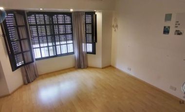 Ramos Mejia Sur -Triplex 4 Amb  Cochera