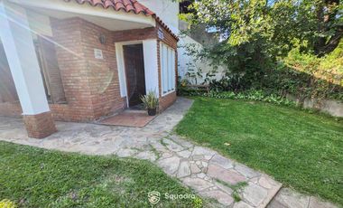 VENTA | PERMUTA - Casa de 2 domitorios y garage - Lomas de Alberdi, Rosario. APTO CRÉDITO.