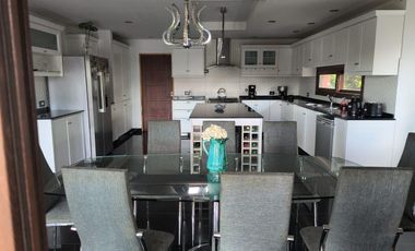 Venta Casa 7 Amb a La Laguna en Barrio Nuevo Quilmes