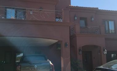 Venta Casa 7 Amb a La Laguna en Barrio Nuevo Quilmes