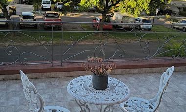 Venta Casa 7 Amb a La Laguna en Barrio Nuevo Quilmes