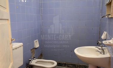 Casa más departamentos céntricos
