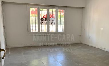 Casa más departamentos céntricos