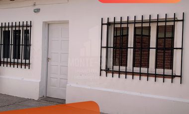 Casa más departamentos céntricos