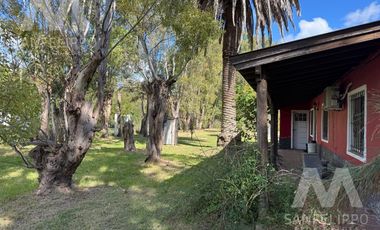 Casa Quinta / Chacra  de 2 hectáreas en venta con Pileta en  Ranchos - Alegre