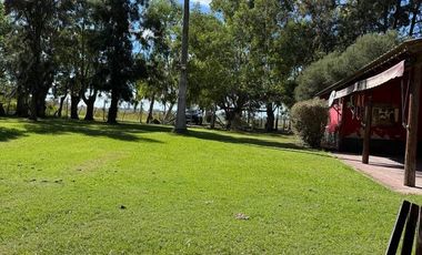 Casa Quinta / Chacra  de 2 hectáreas en venta con Pileta en  Ranchos - Alegre