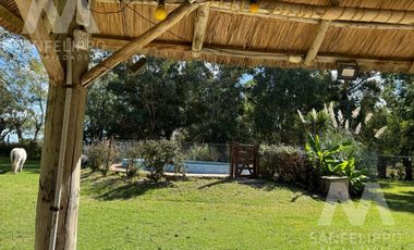 Casa Quinta / Chacra  de 2 hectáreas en venta con Pileta en  Ranchos - Alegre