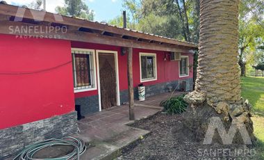 Casa Quinta / Chacra  de 2 hectáreas en venta con Pileta en  Ranchos - Alegre