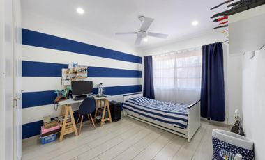 Casa EN VENTA de 7 Ambientes, con Pileta, en Olivos
