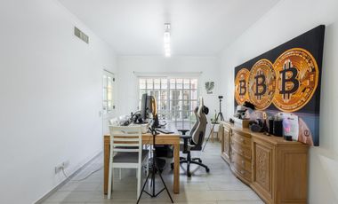 Casa EN VENTA de 7 Ambientes, con Pileta, en Olivos