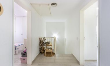 Casa EN VENTA de 7 Ambientes, con Pileta, en Olivos