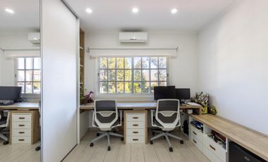 Casa EN VENTA de 7 Ambientes, con Pileta, en Olivos