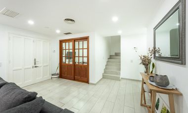 Casa EN VENTA de 7 Ambientes, con Pileta, en Olivos