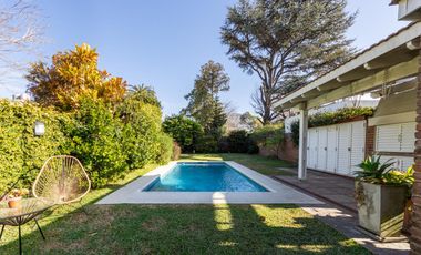 Casa EN VENTA de 7 Ambientes, con Pileta, en Olivos
