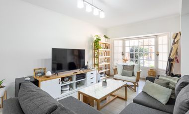 Casa EN VENTA de 7 Ambientes, con Pileta, en Olivos