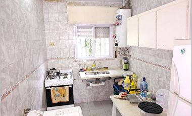 Casa en venta en Timbues de 2 dormitorios con piscina y gran terreno.