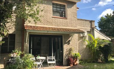 CHALET INGLES EN EXCELENTE UBICACION