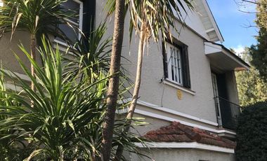 CHALET INGLES EN EXCELENTE UBICACION