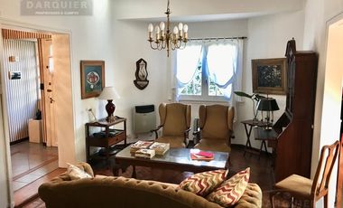 CHALET INGLES EN EXCELENTE UBICACION