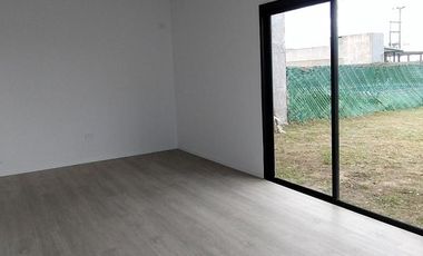 Casa 2 Dormitorios en barrio abierto - Fincas del Rosedal - Ibarlucea | Venta