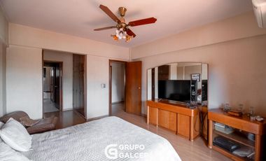 Triplex con Terraza, parrilla y cochera fija en Incas y Freire- Belgrano R