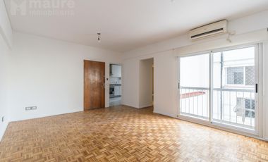 Venta semipiso de 3 ambientes. Piso 6. Belgrano R. Muy luminoso!