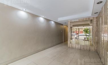 Venta semipiso de 3 ambientes. Piso 6. Belgrano R. Muy luminoso!