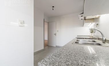 Venta semipiso de 3 ambientes. Piso 6. Belgrano R. Muy luminoso!