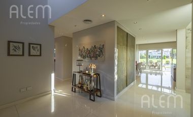 Casa en Venta de 4 dormitorios en suite en Saint Thomas Canning