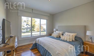 Casa en Venta de 4 dormitorios en suite en Saint Thomas Canning