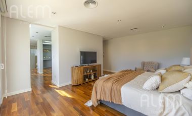 Casa en Venta de 4 dormitorios en suite en Saint Thomas Canning