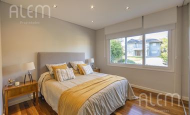 Casa en Venta de 4 dormitorios en suite en Saint Thomas Canning