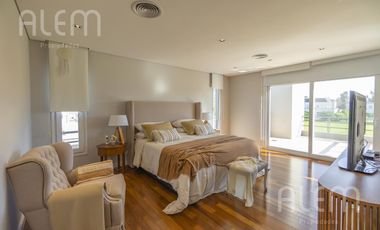 Casa en Venta de 4 dormitorios en suite en Saint Thomas Canning