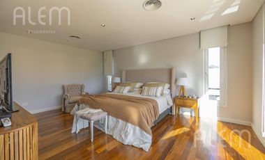 Casa en Venta de 4 dormitorios en suite en Saint Thomas Canning