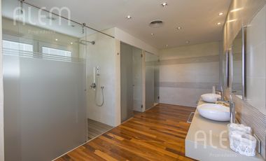 Casa en Venta de 4 dormitorios en suite en Saint Thomas Canning