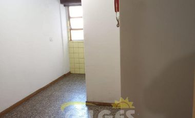 Alquiler de Departamento 2 Ambientes en Ramos Mejia  Muy buen Estado, Excelente Ubicación