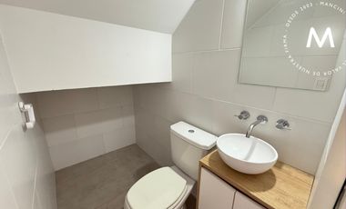 APTO CRÉDITO - Triplex en venta de 4 ambientes con cochera, patio y terraza - San Martin