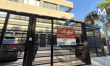 APTO CRÉDITO - Triplex en venta de 4 ambientes con cochera, patio y terraza - San Martin