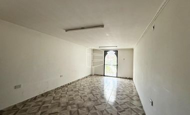 Alquiler - Local sobre 9 de Julio e Italia - Excelente Ubicación - A089